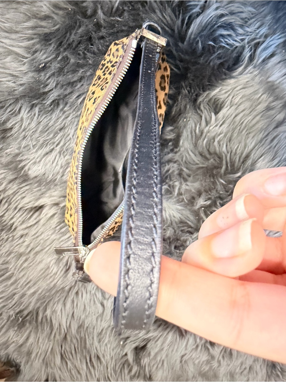 FENDI Leopard Print BAGUETTE Bag - Picture 4 of 10